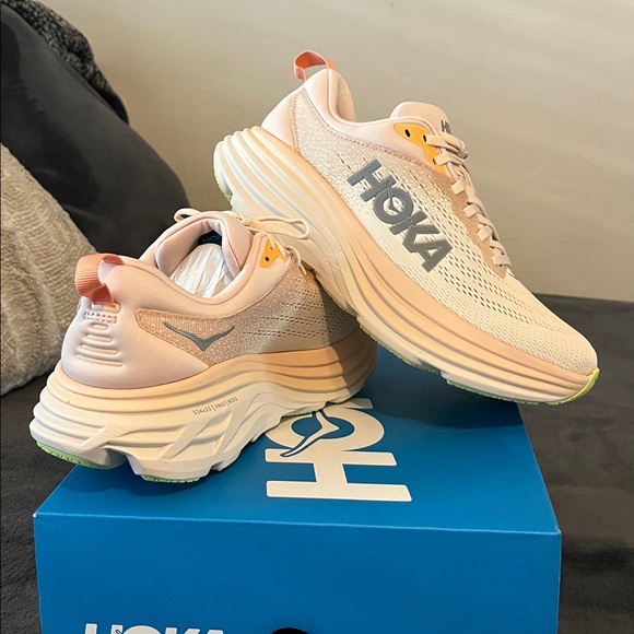 New never worn Hoka Women’s 7.5B Bondi 8 Sneakers Orange Peach, Gray, & Orange - Picture 2 of 11
